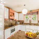 Anna Maria - 3 Bedroom, Private Pool - Sleeps 8 Βίλα