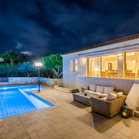 Anna Maria - 3 Bedroom, Private Pool - Sleeps 8 וילה *