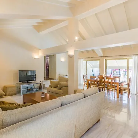 וילה Anna Maria - 3 Bedroom, Private Pool - Sleeps 8