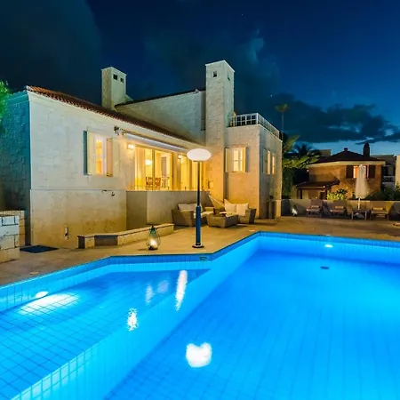 Βίλα Anna Maria - 3 Bedroom, Private Pool - Sleeps 8